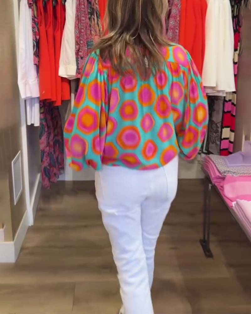 Farverig skjorte med geometrisk print