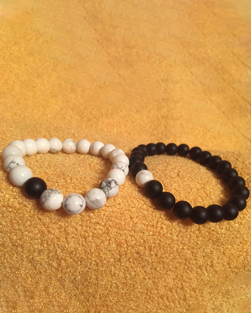 Sort og hvid perlevævet pararmbåndssæt