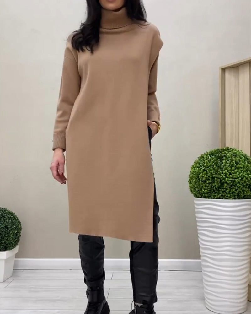 Sweaterkjole med rullekrave og sidesnit