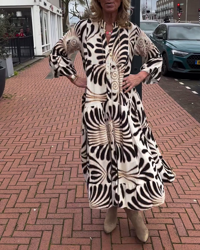 Elegantmønstret kjole i løs pasform