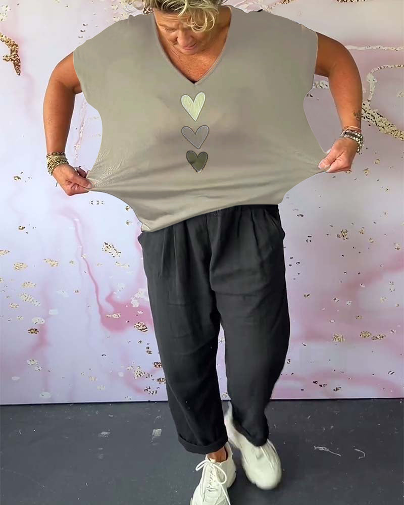 V-halset T-shirt med hjerter