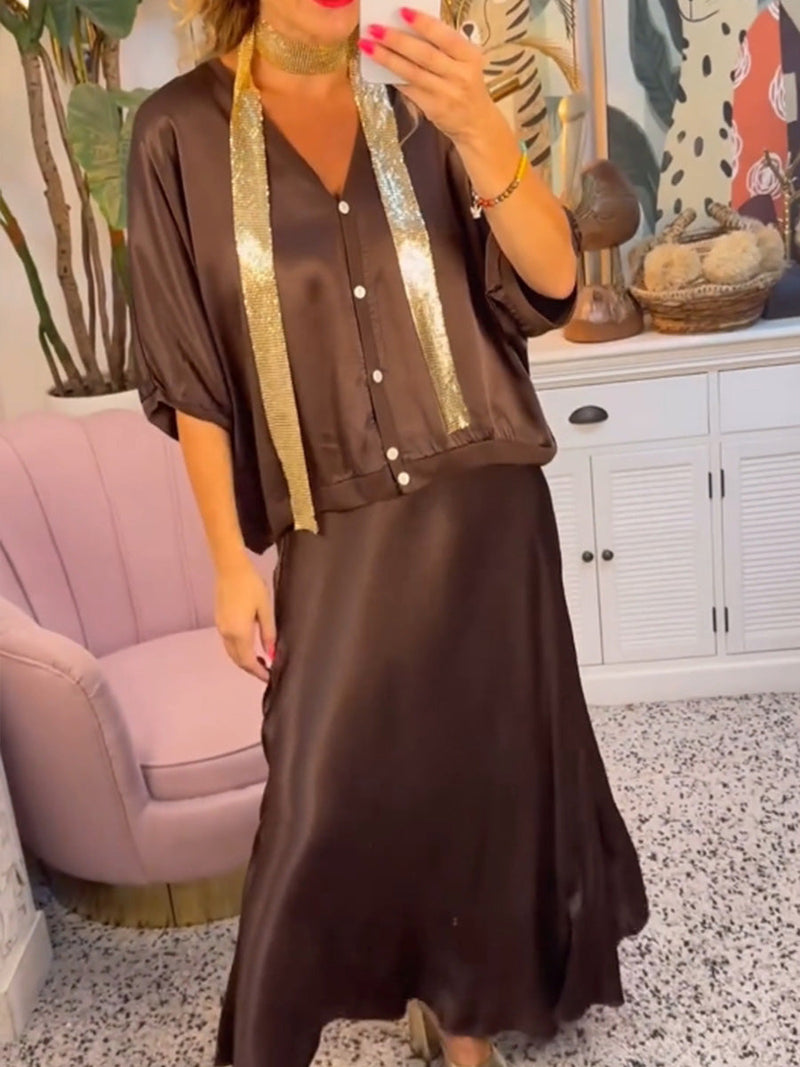 To-delt sæt | Nederdel og bluse med knapper og rosemotiv