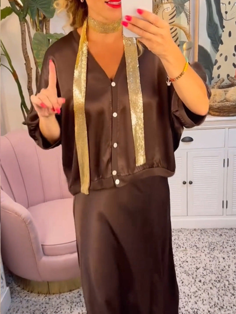 To-delt sæt | Nederdel og bluse med knapper og rosemotiv