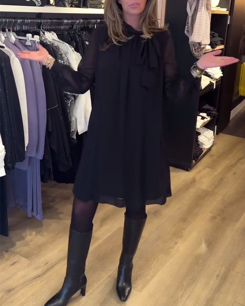 Sort kjole med lange ærmer