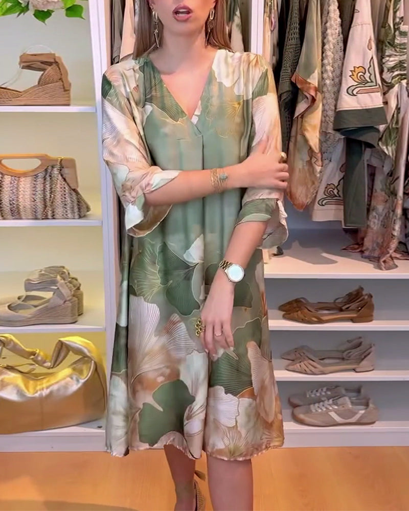 Kortærmet kjole med bladprint