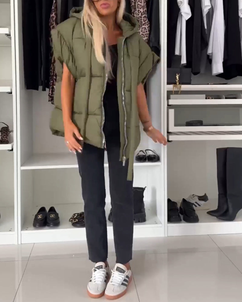 Vatteret vest med hætte og lynlås