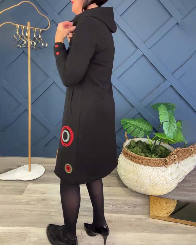 Afslappet kjole med hætte og cirkelprint