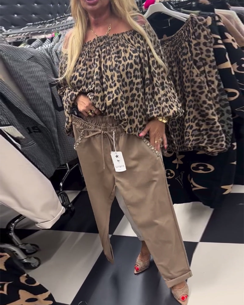 Off-shoulder bluse med leopardprint