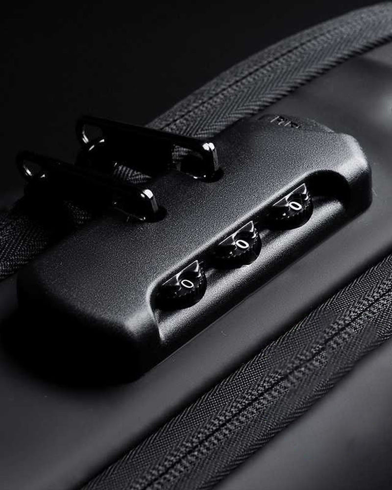 Tyverisikret brysttaske med kodelås