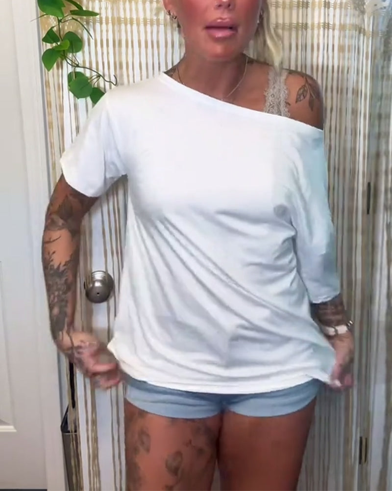 T-shirt afslappet ensfarvet med én skulder