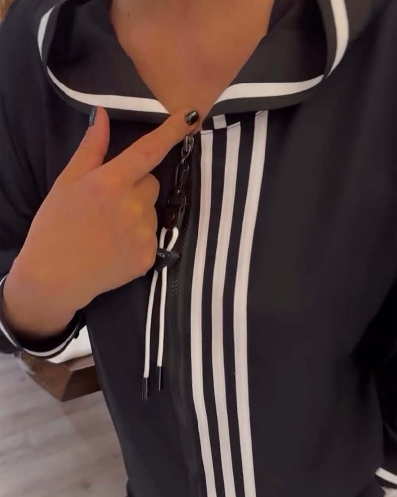 To-delt sæt | Hættetrøje og bukser med kontrasterende striber