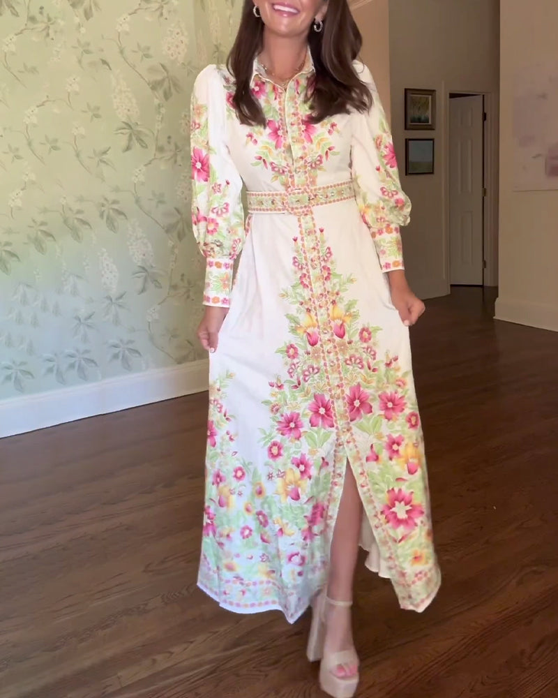 Elegant maxikjole med blomsterprint og slids