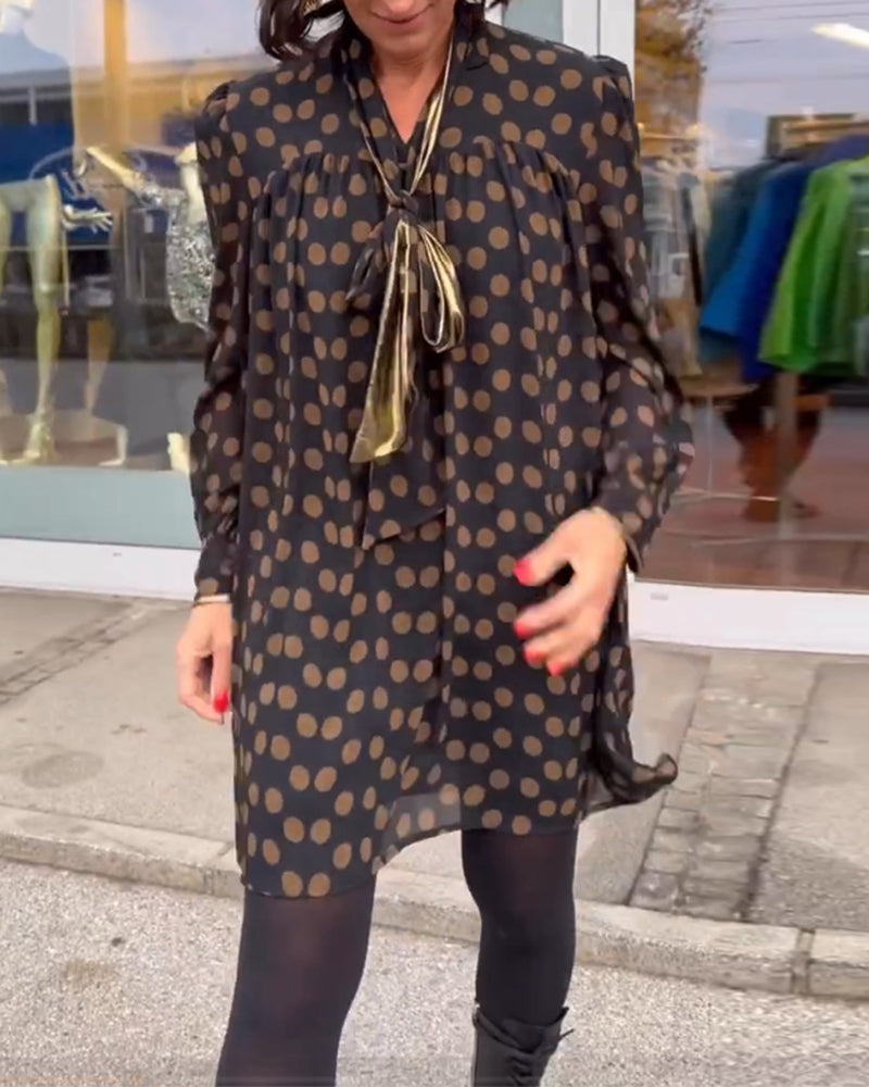 Langærmet kjole med polka dots