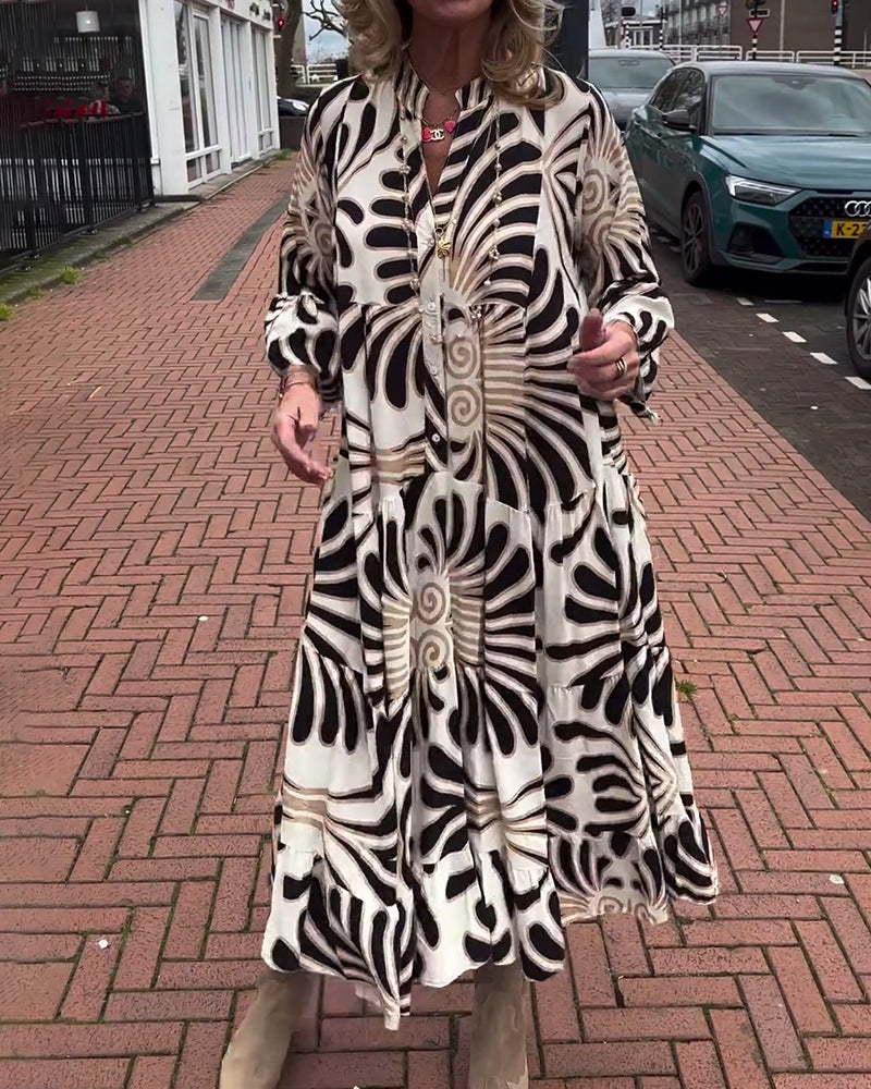 Elegantmønstret kjole i løs pasform