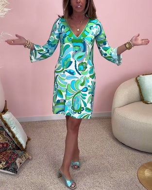 Abstraktmønstret kjole med trekvarte ærmer