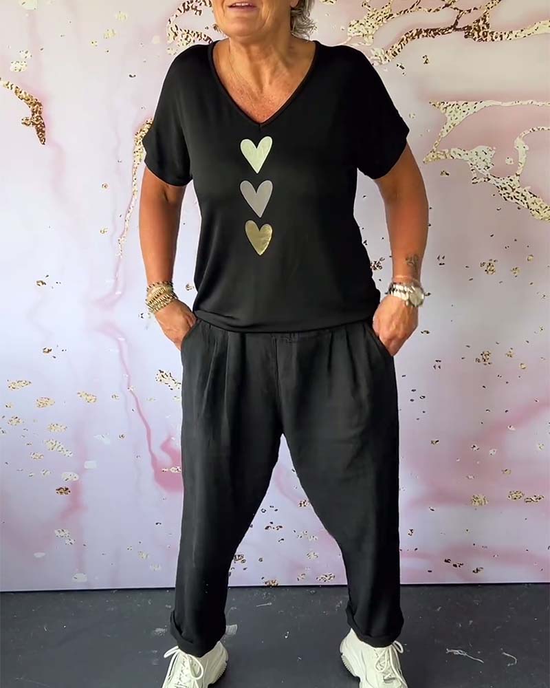 V-halset T-shirt med hjerter