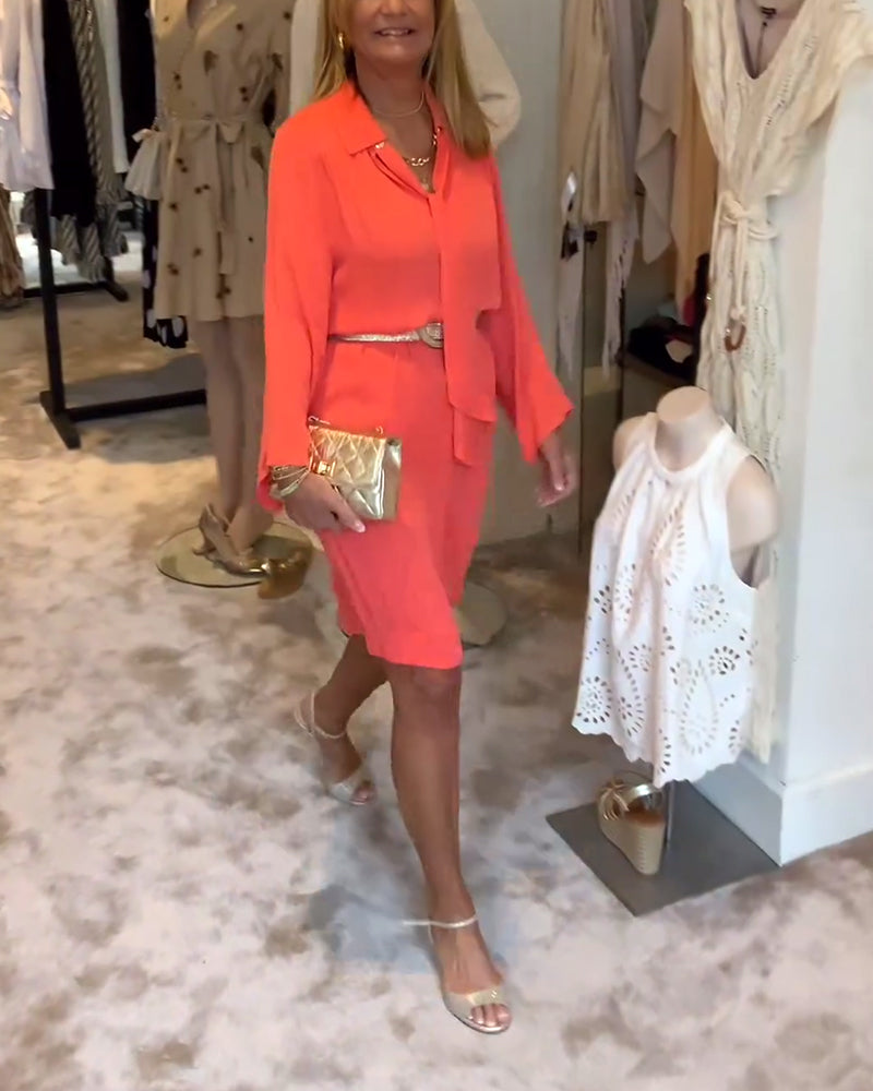 Ensfarvet kjole med bindestrop