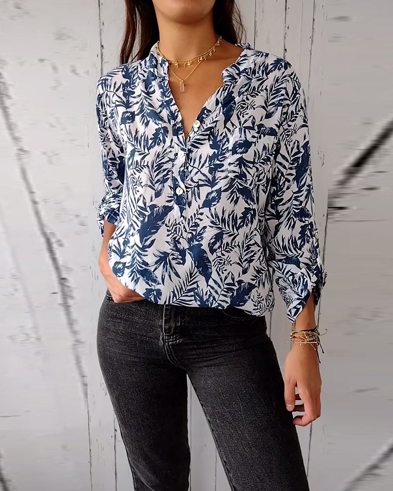 V-halset bluse med bladprint