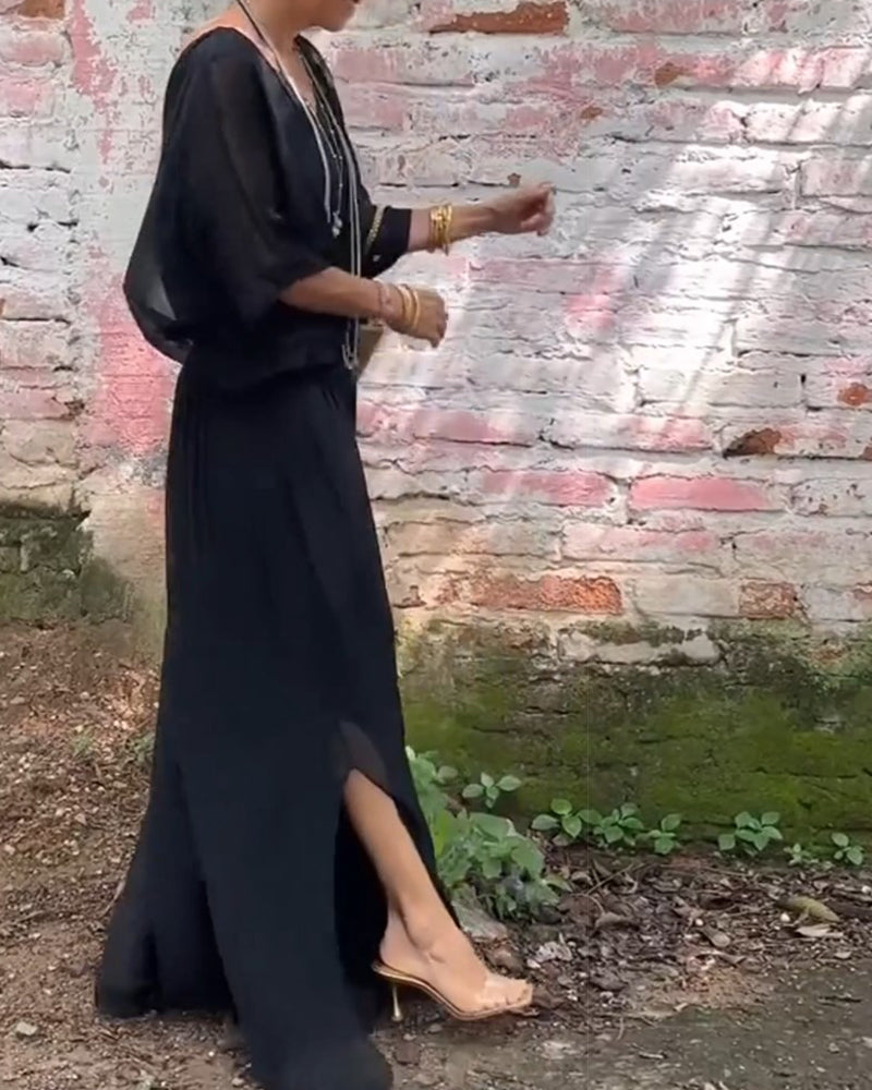 Ensfarvede bukser og bluse med V-udskæring | To-delt sæt