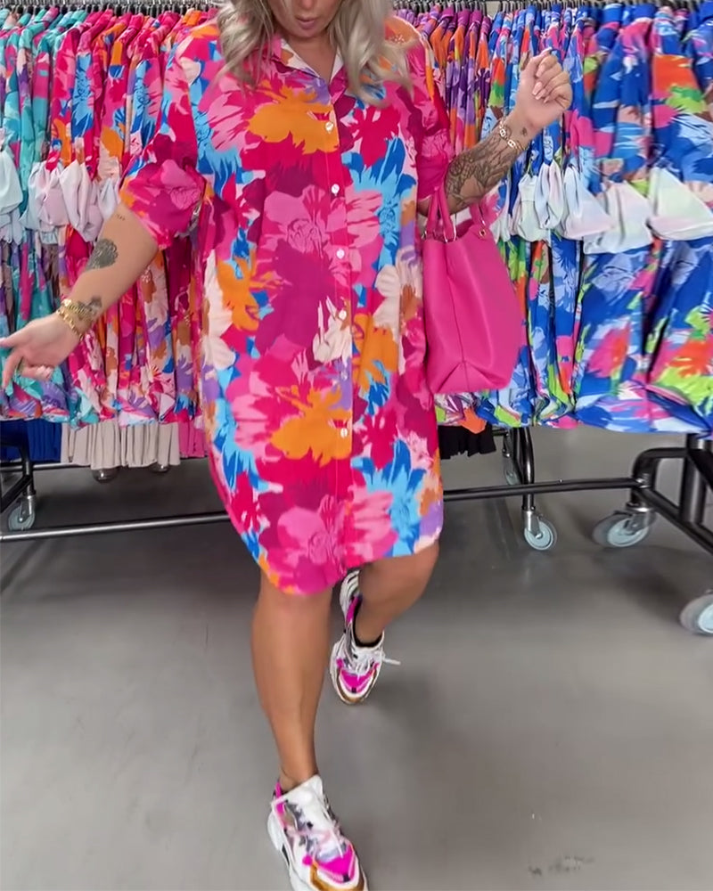 Farverig midikjole med blomsterprint