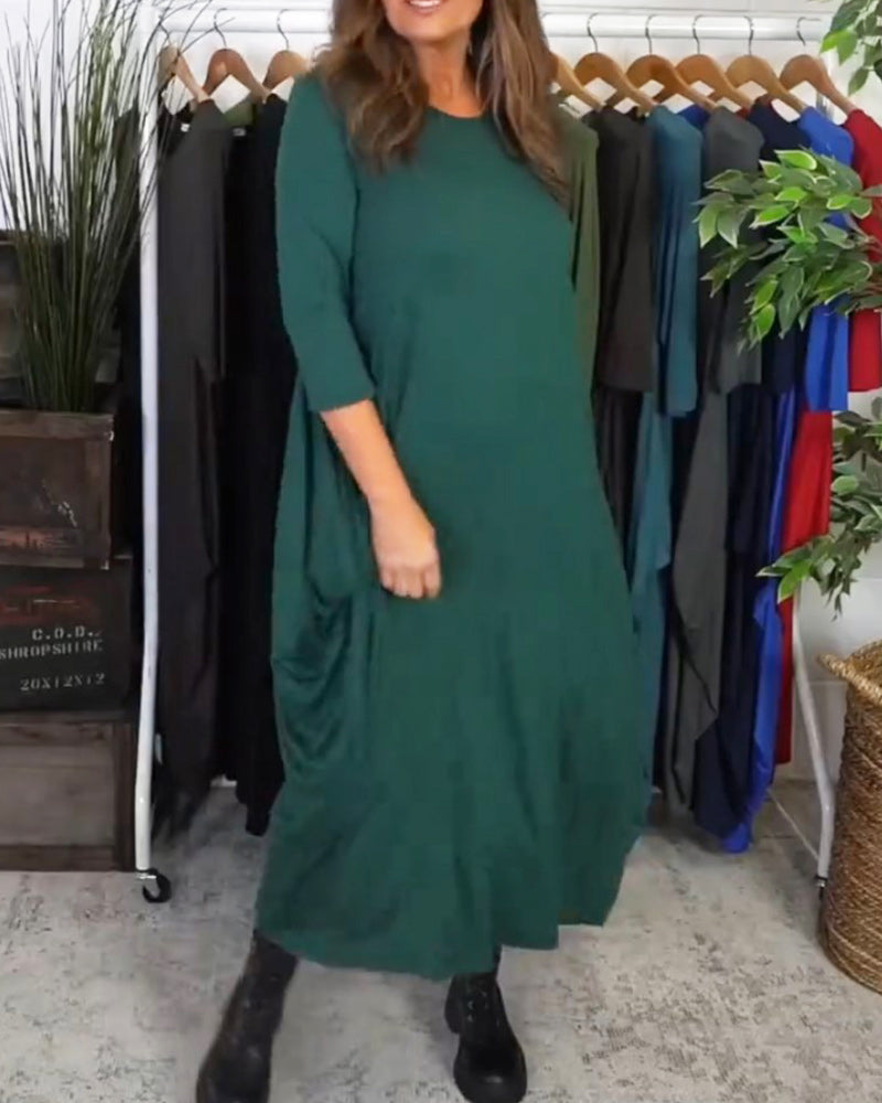 Enkel ensfarvet afslappet kjole