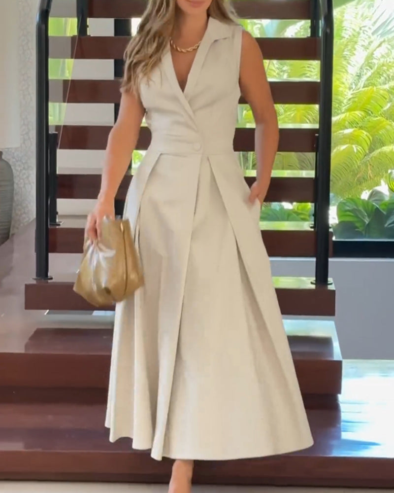 Elegant ensfarvet kjole uden ærmer