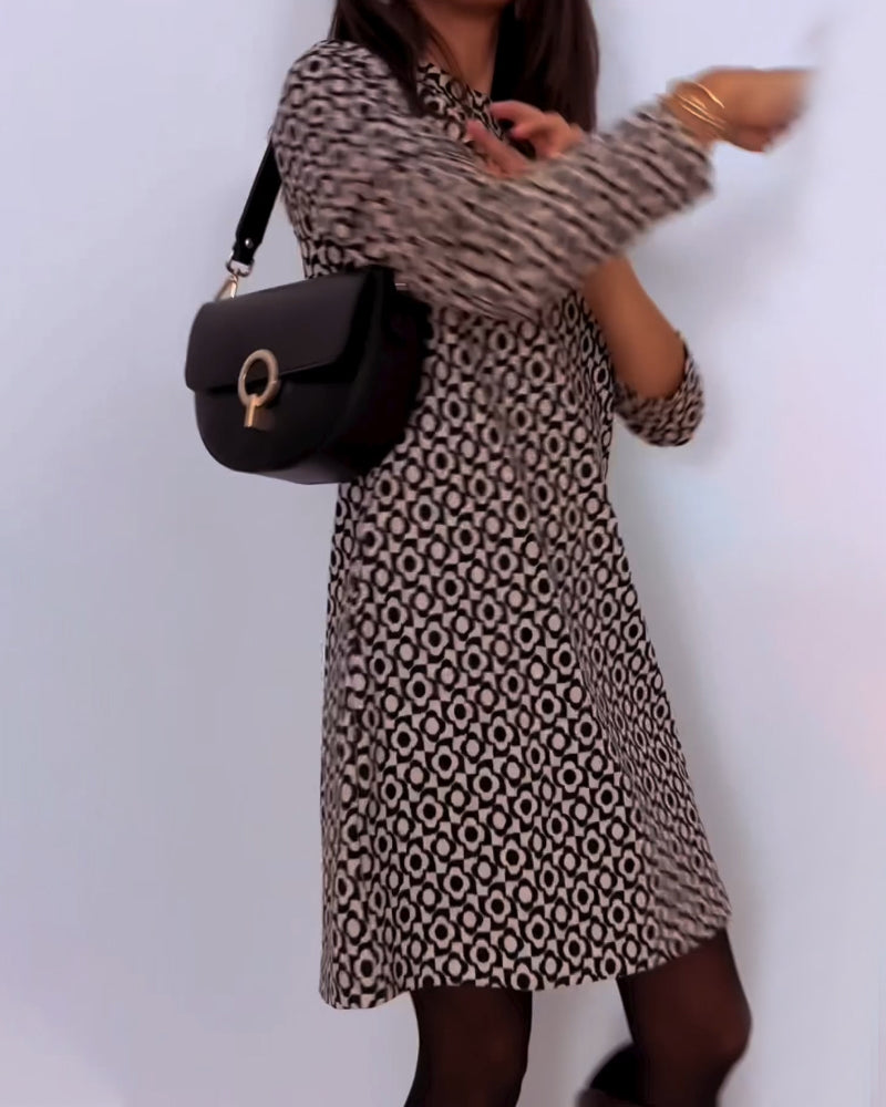 Langærmet kjole i afslappet stil