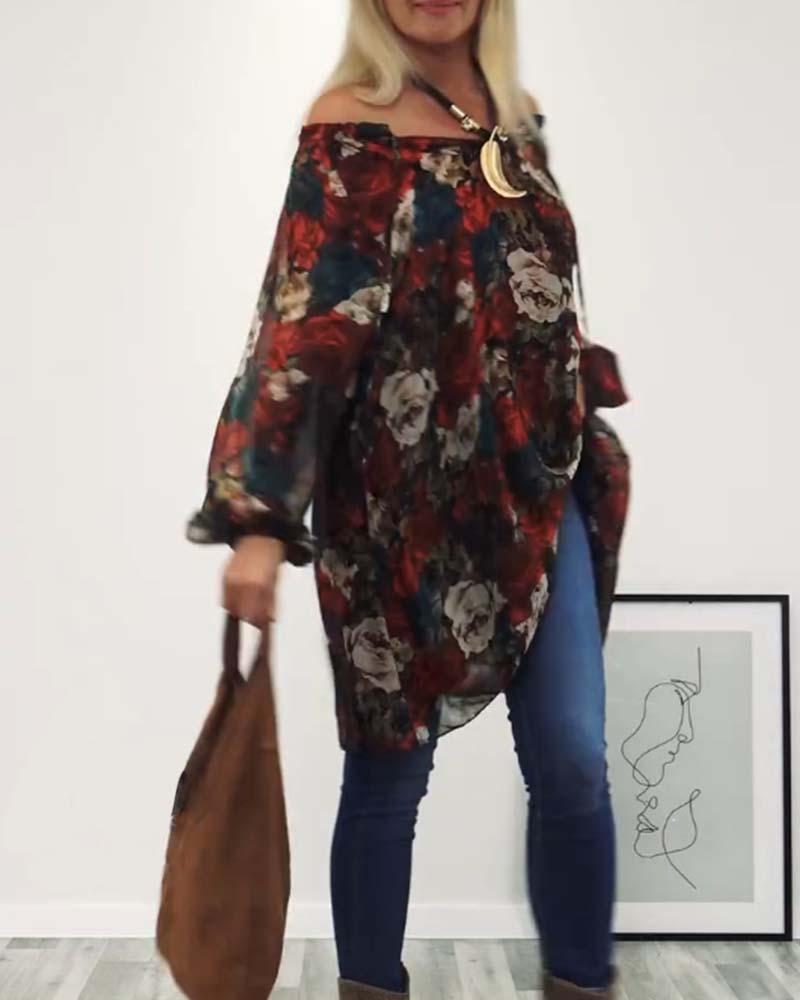 Stilfuld løs off-shoulder blomsterbluse