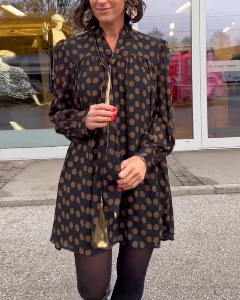 Langærmet kjole med polka dots