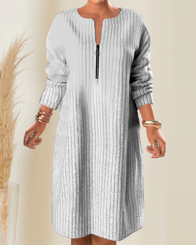 Ensfarvet kjole med lynlåshals