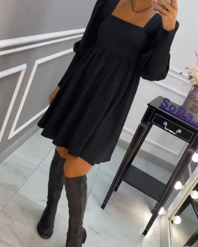 Elegant A-linje kjole med firkantet hals