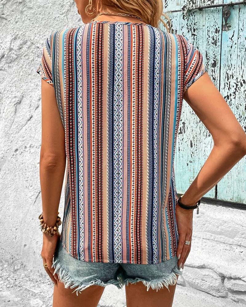 T-Shirt Farverig Trykt Blonder V-Hals