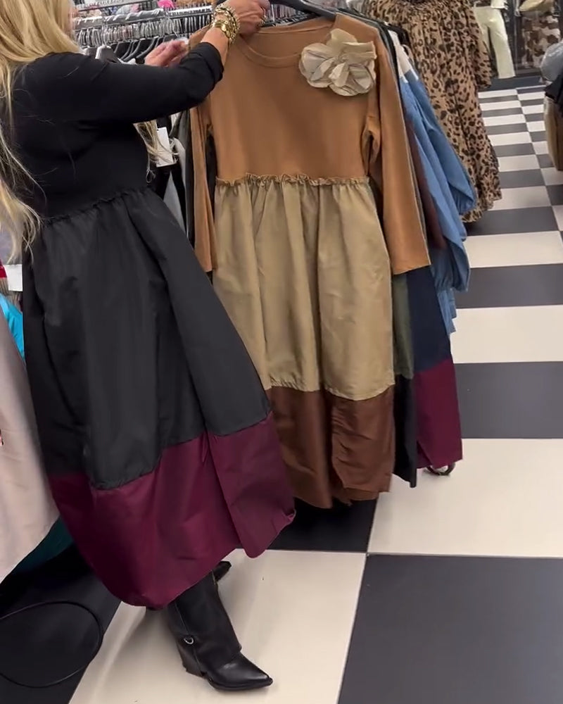 Elegant kjole med kontrastkant