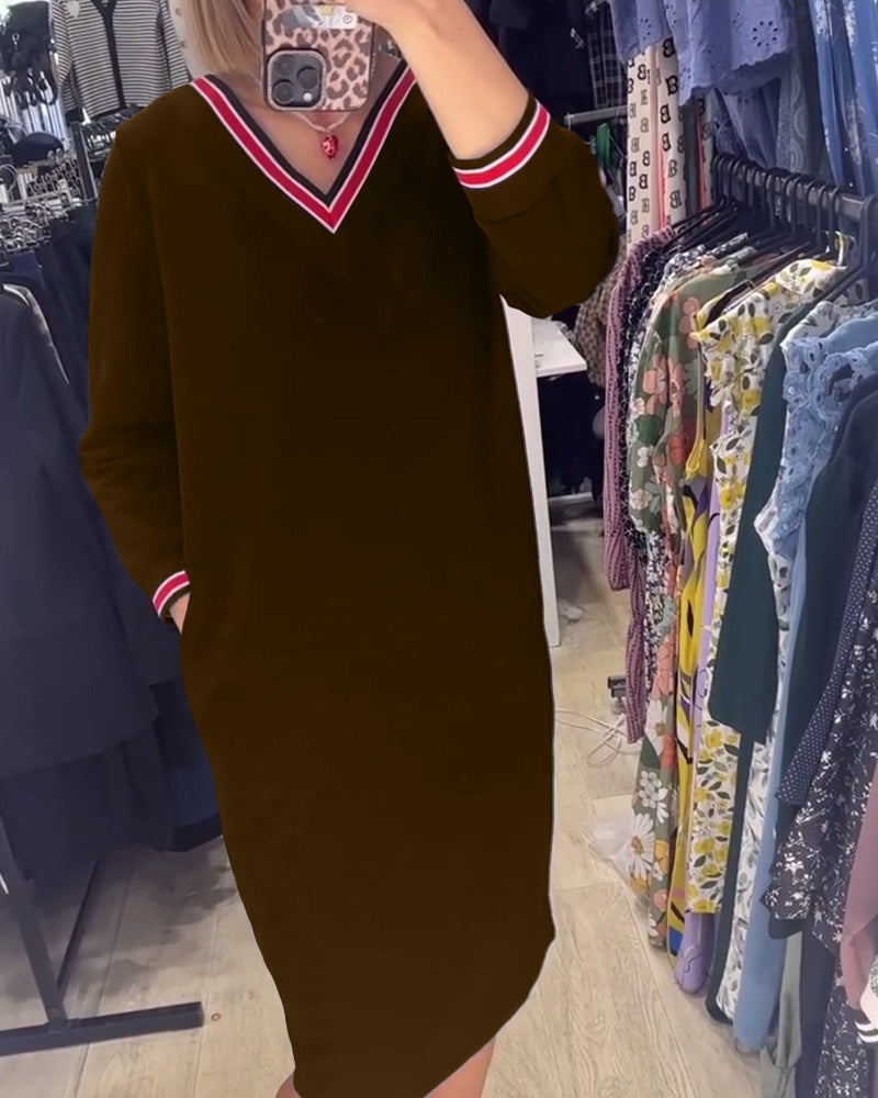 V-halset kjole med lommer