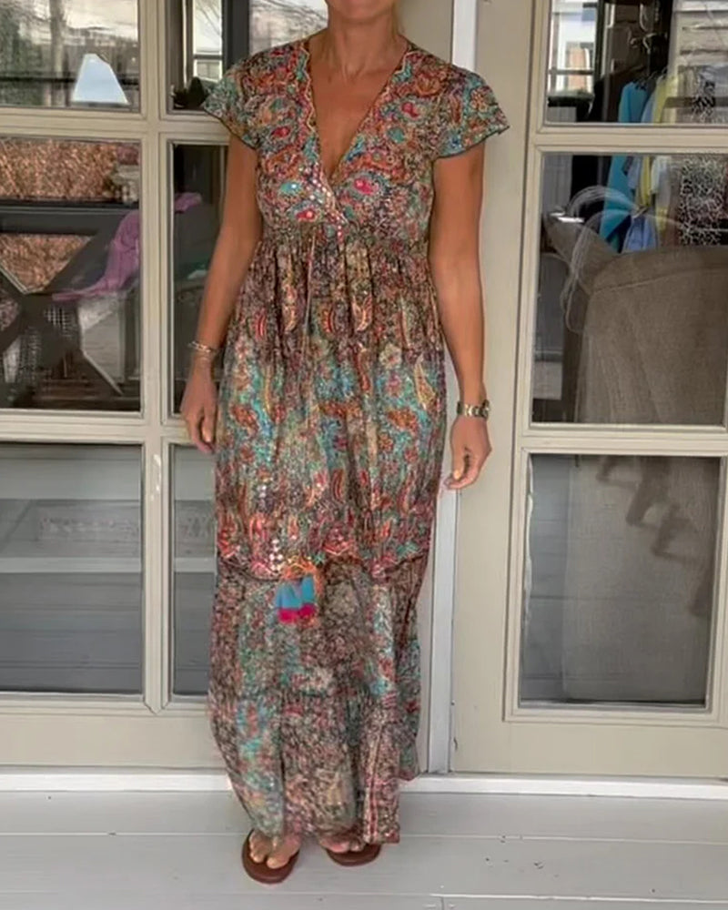 Mønstret sommerkjole med V-udskæring