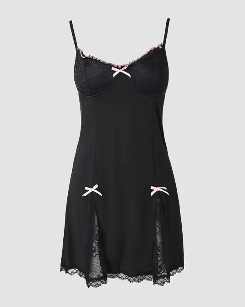 Ensfarvet blondekjole med sløjfer