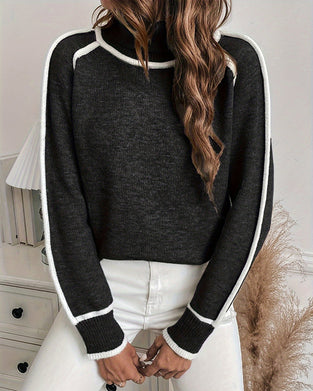 Rullekravesweater med hvide stribekanter