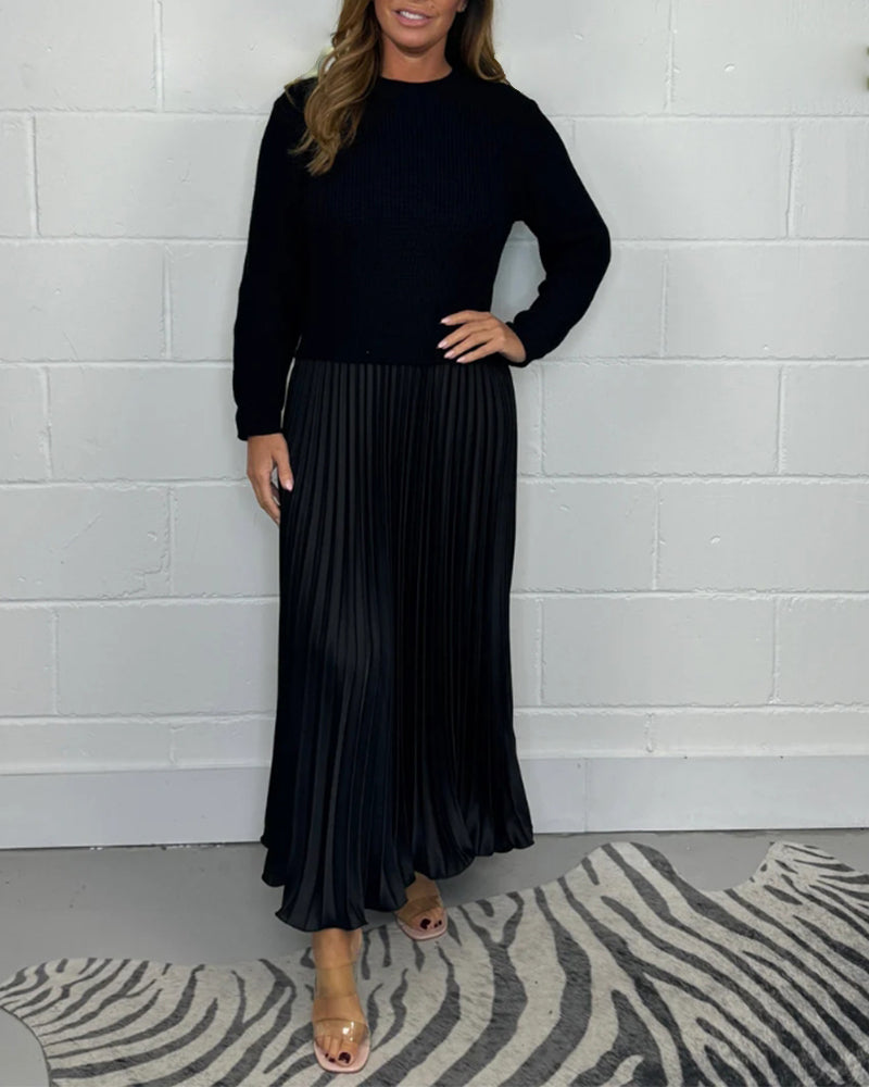 Afslappet patchwork kjole med plisseret nederdel