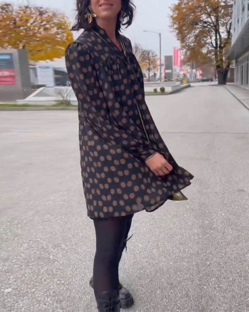 Langærmet kjole med polka dots