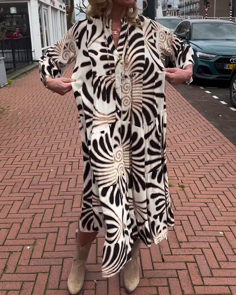 Elegantmønstret kjole i løs pasform