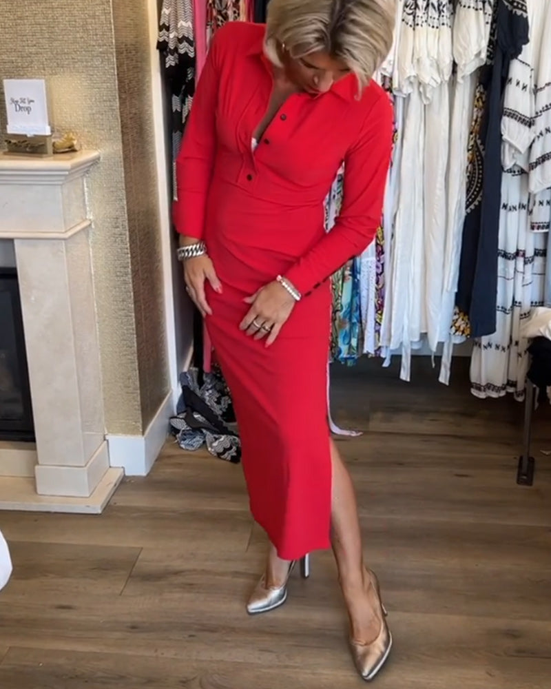 Ensfarvet elegant kjole med slids