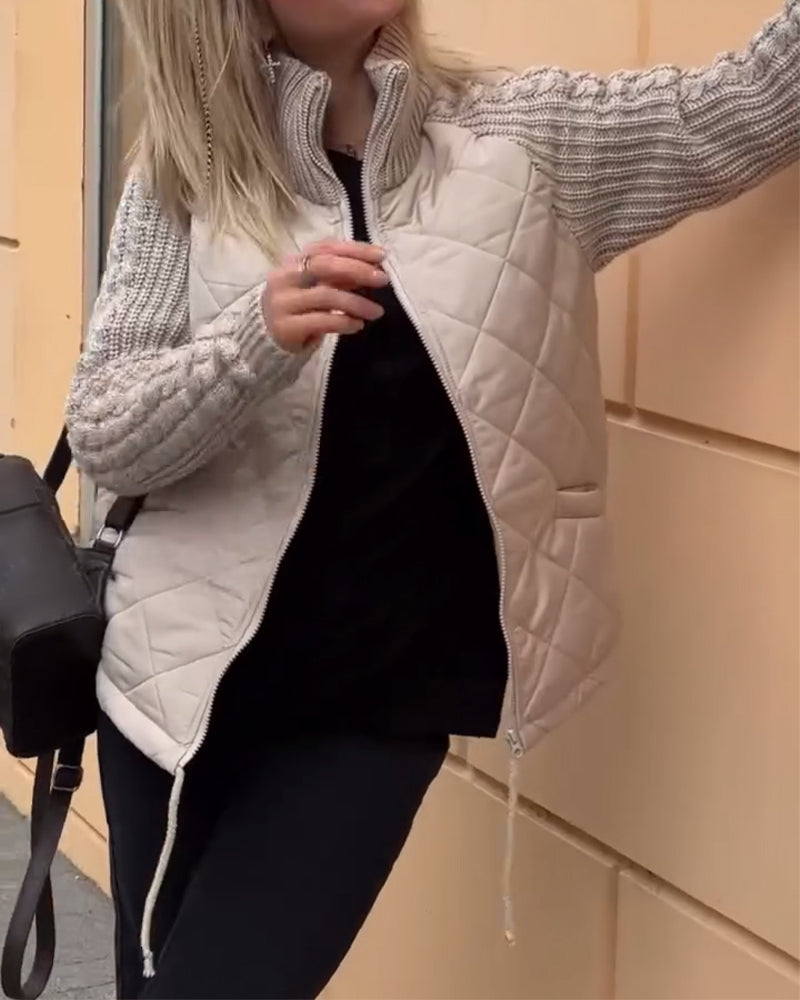 Højhalset jakke med ribbede ærmer