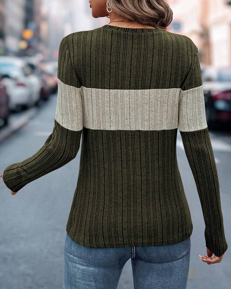 Rundhalset afslappet top med farveblokprint