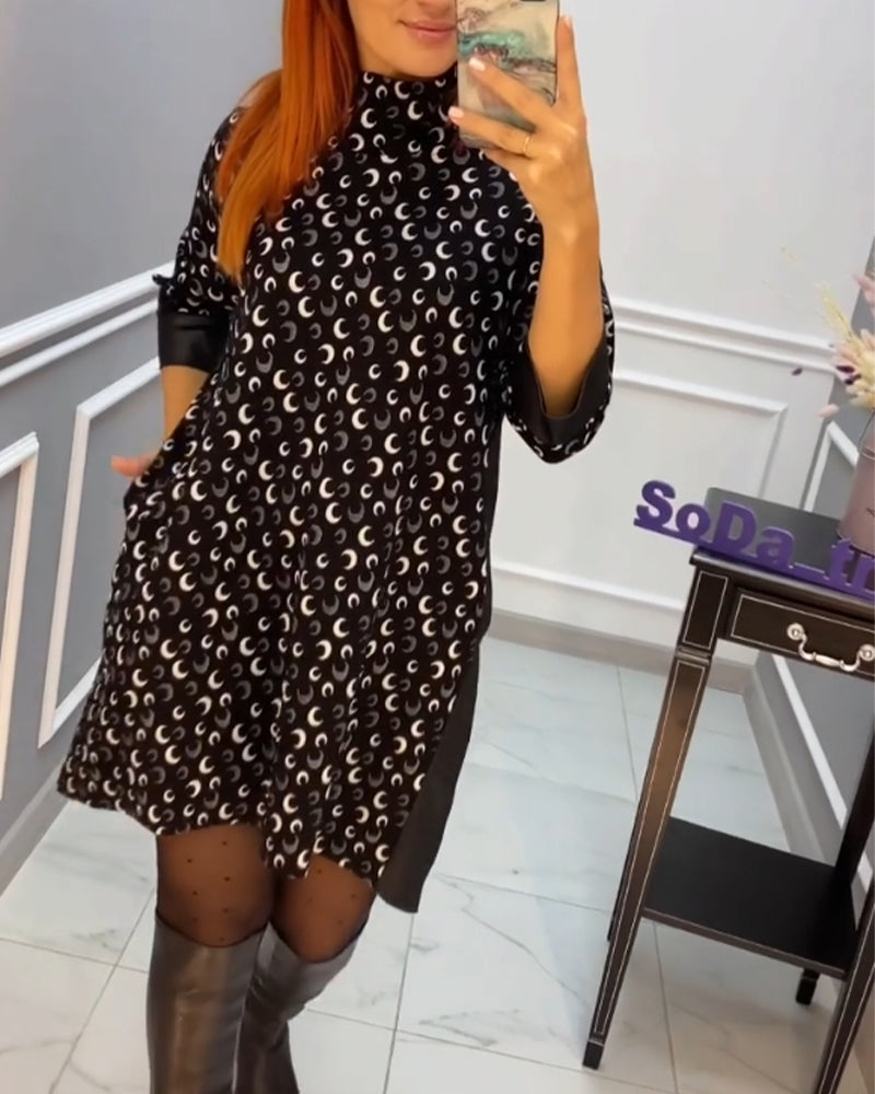 Afslappet sommerfugl kjole med print