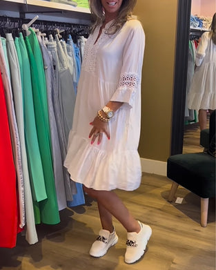 Hul ensfarvet afslappet kjole