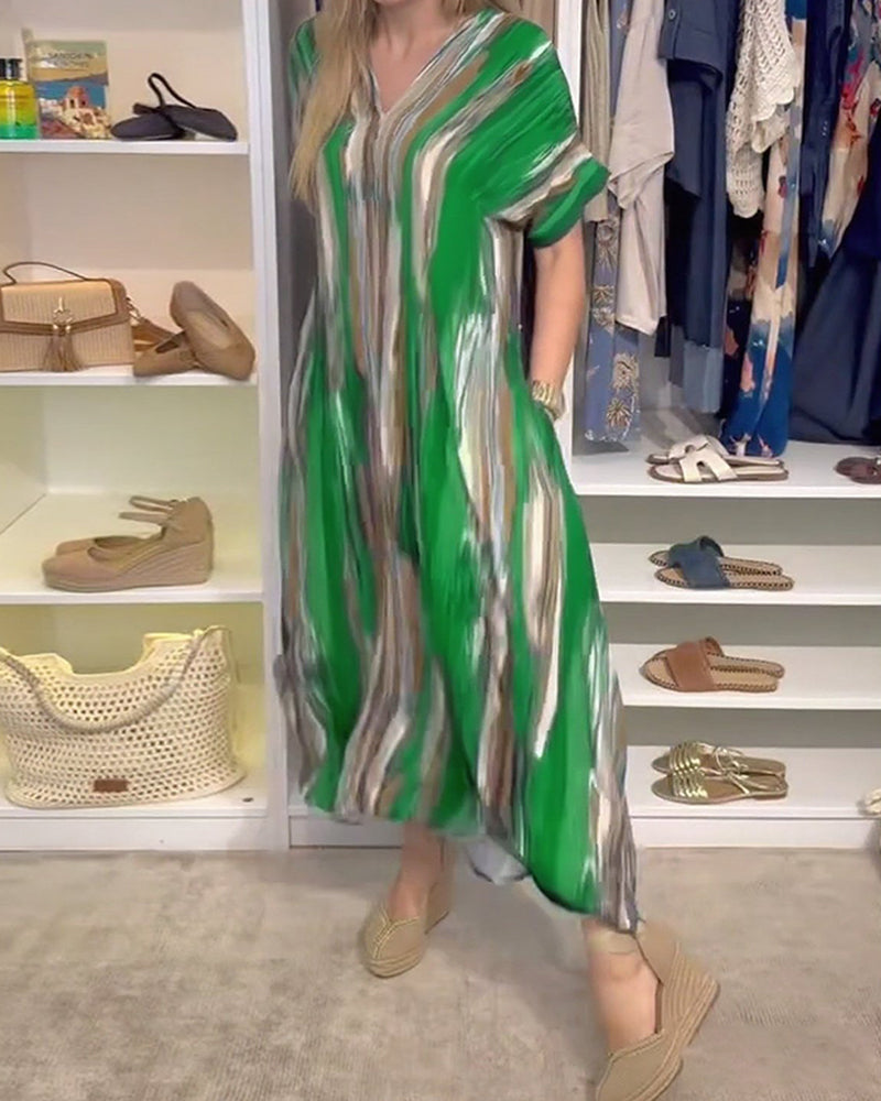 Kjole med afslappet løs v-hals