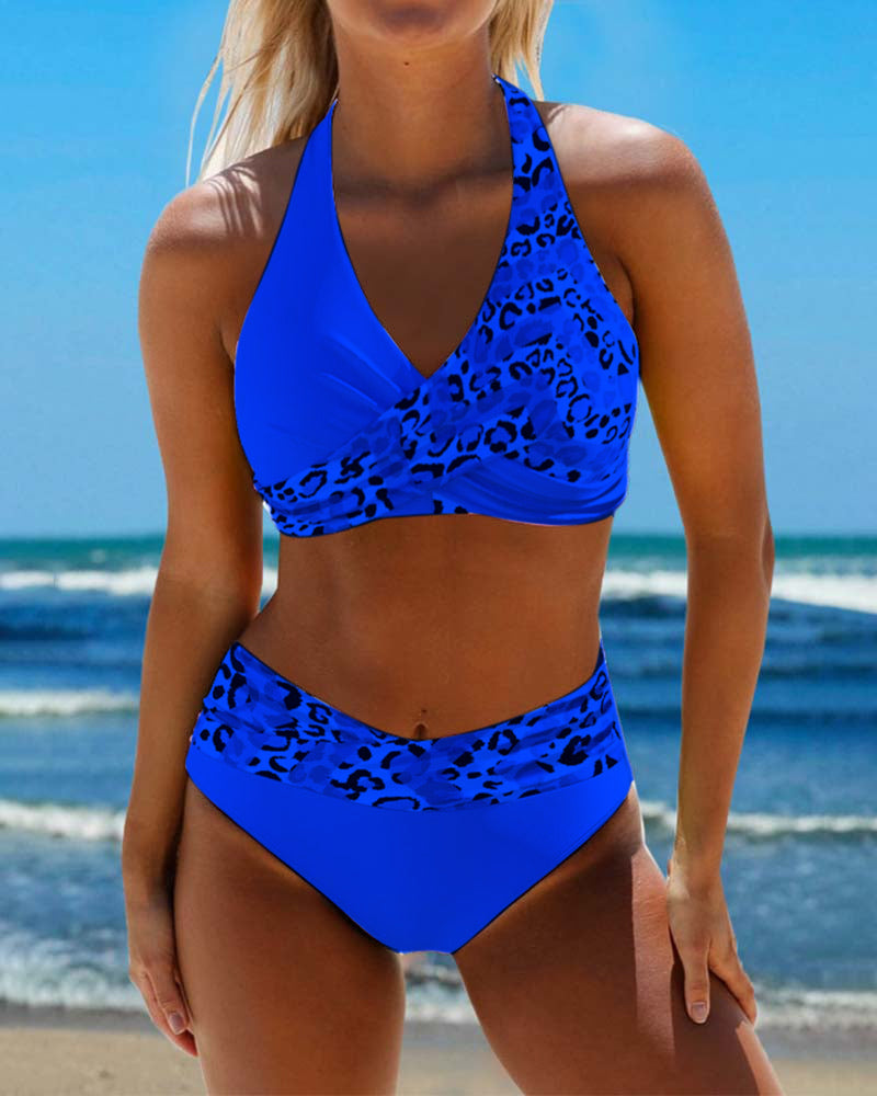 Halterneck bikini med delvist leopardprint