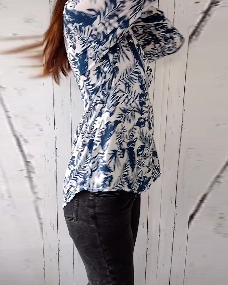 V-halset bluse med bladprint