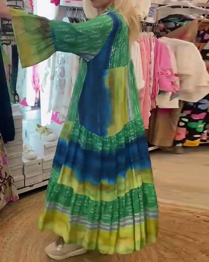 Lang farverig kjole i afslappet pasform med vide ærmer