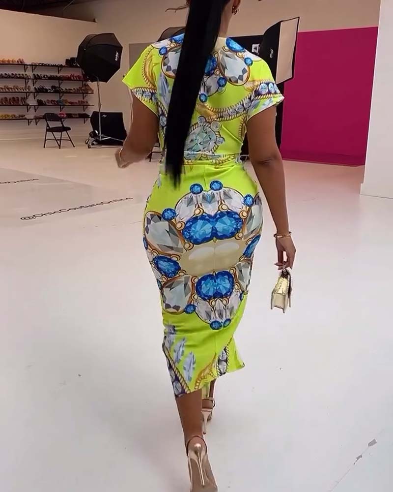 Gul slim fit kjole med print